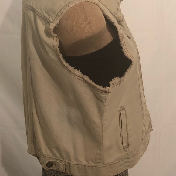 Vintage Inspired Denim Vest - Picture 2 of 4